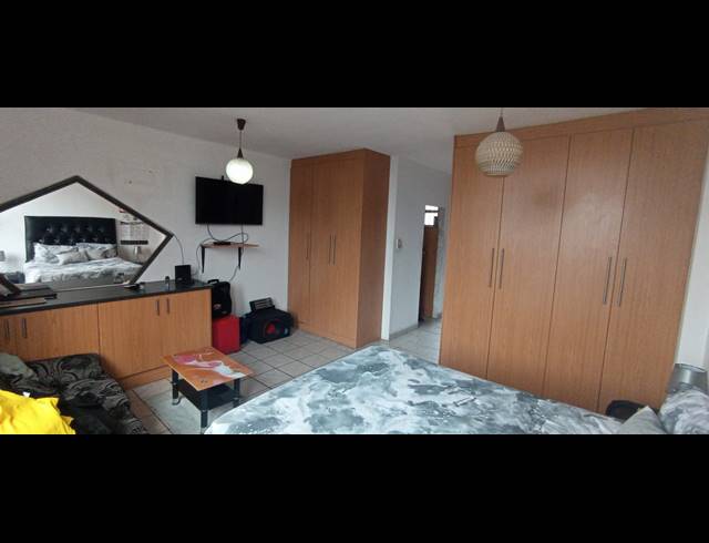 BEDROOM FLAT FOR SALE IN BLUFF